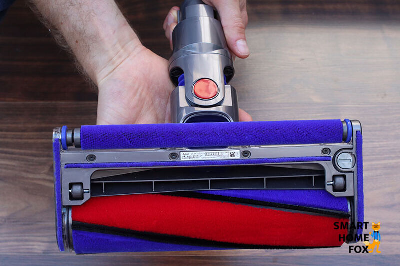 The soft roller of the Dyson V11 is particularly suitable for hard floors